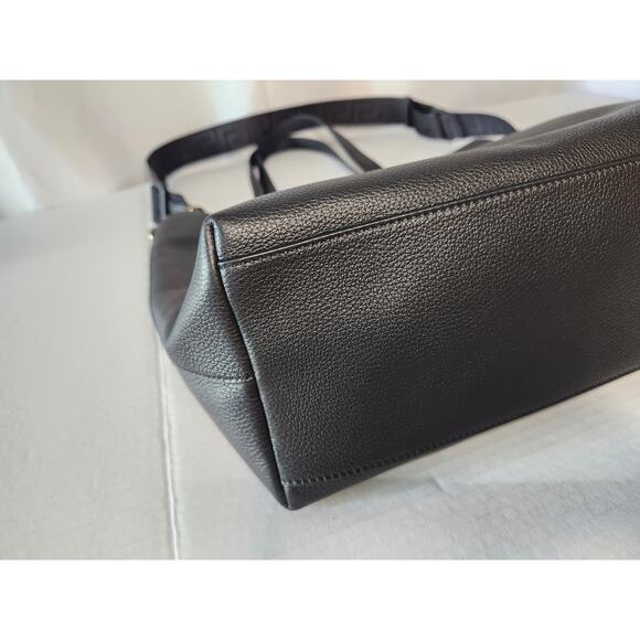 SOLD Versace Greca Black La Medusa Leather Tote Bag with Matching Pouch - Picture 7 of 15